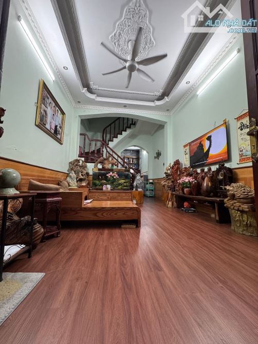 Nhà bán Kim Giang 50m² giá hơn 9 tỷ - Cơ hội hiếm có!