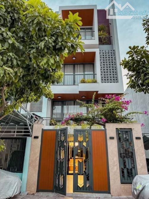 Nhà mặt tiền Trần Bình Trọng 90m² giá 4.05 tỷ - Cơ hội vàng không thể bỏ lỡ!