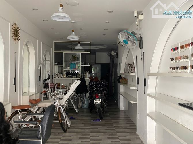 Nhà 3 tầng mặt tiền đường Hàn Mạc Tử 51m² giá 5,3 tỷ - Cơ hội hiếm có!