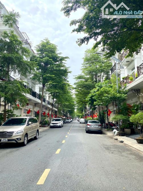 Bán gấp Nhà Mặt Tiền Cityland Center Hills 90m² giá 23 tỷ - Cơ hội đầu tư tuyệt vời!