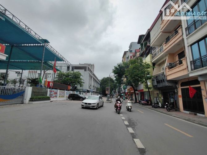 Nhà Mặt phố Nguyễn Công Hoan 72m² giá 36.5 tỷ - Kinh doanh đắc địa!