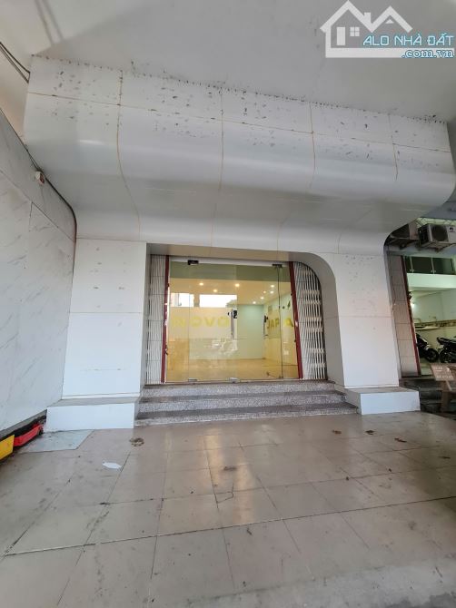 Nhà mặt tiền 66m² đường Lý Thái Tổ, giá 11 triệu - Cơ hội kinh doanh hấp dẫn!