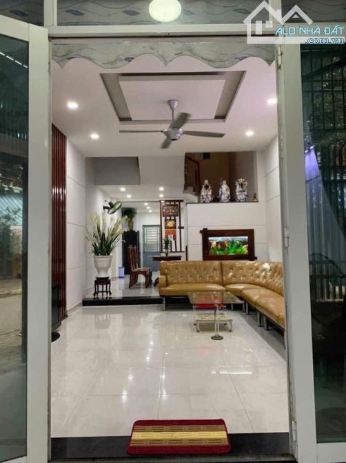 Nhà 3 Tầng Mặt Tiền An Thượng 11 90m² giá 12 tỷ - Cơ hội vàng gần biển!