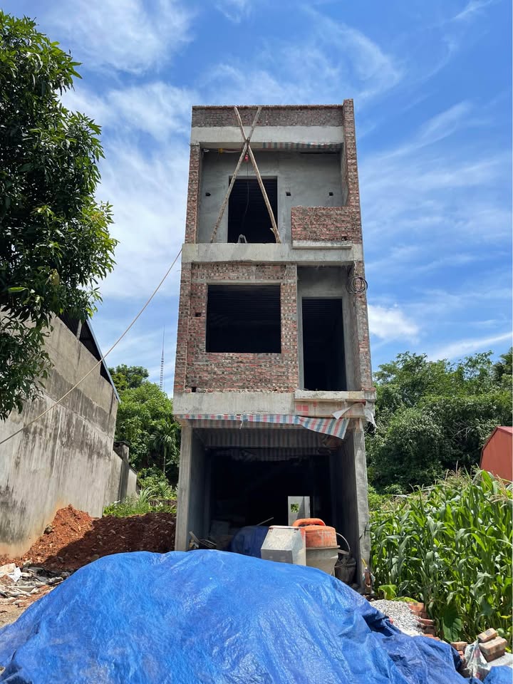 Nhà 3 tầng tại Gia Sàng, Thái Nguyên 100m² giá 3 tỷ - Thiết kế hiện đại, tiện ích đầy đủ!