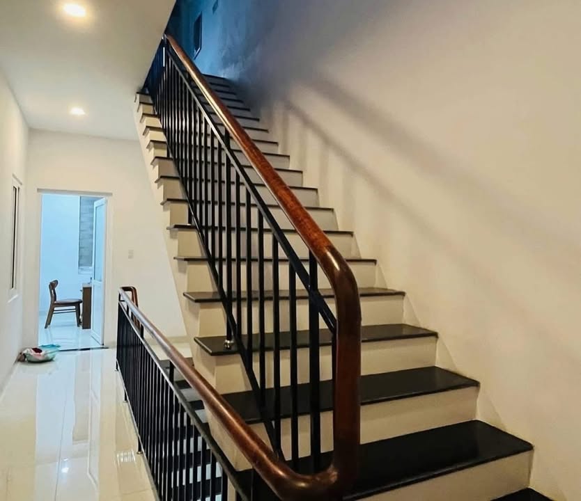 Nhà 3 tầng cao cấp KDC Bắc Lê Lợi 90m² giá 3.3 tỷ - Đáng sống bậc nhất Quảng Ngãi!