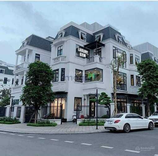 Bán biệt thự lô góc KĐT Mễ Trì Hạ 220m² giá 66 tỷ - View vườn hoa tuyệt đẹp!