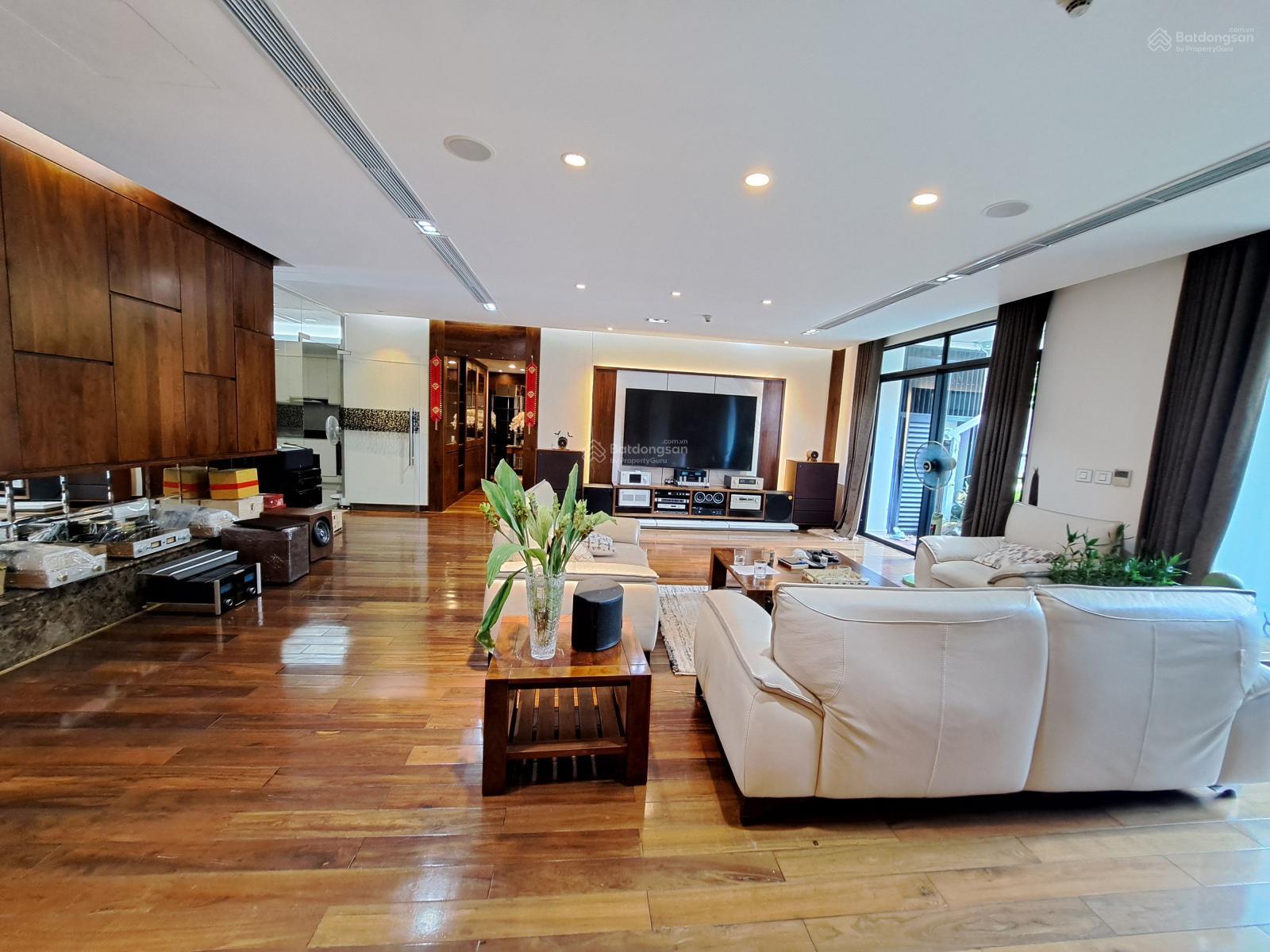 Căn hộ cao cấp 215m² đường Thành Thái, Cầu Giấy - Sẵn sàng vào ở, Full nội thất luxury!