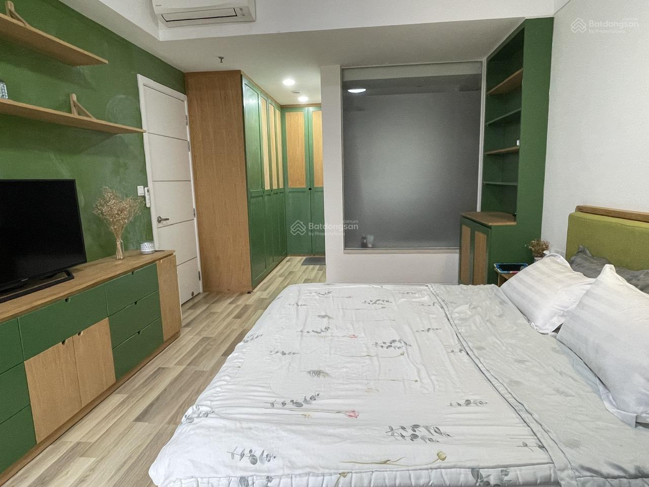 Cho thuê căn hộ Saigon Airport Tân Bình 125m² giá 23 triệu - View đẹp, tiện ích đầy đủ!