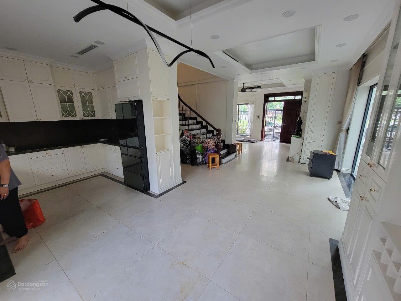 Cho thuê nhà liền kề KĐT Xa La, Hà Đông 129m² giá 35 triệu - Lô góc sang trọng, tiện ích đầy đủ!