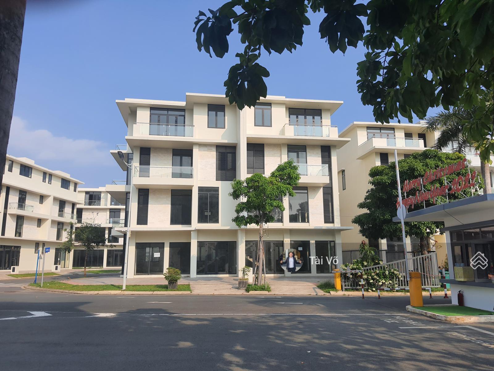 Bán gấp Townhouse Villa Park Quận 9, 180m² giá 19.8 tỷ - Đơn giá tốt nhất dự án!