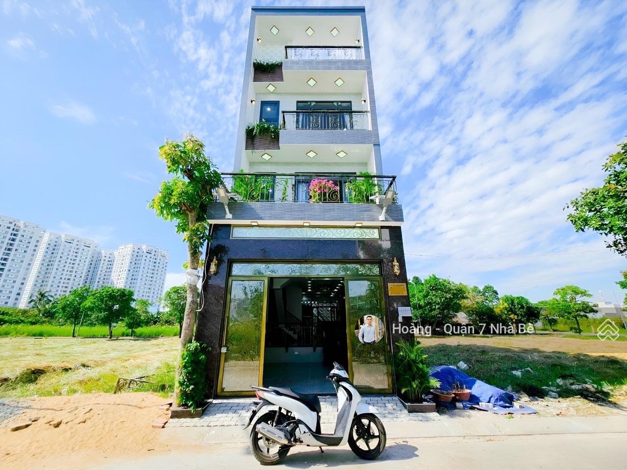 Nhà thang máy 5x17m tại đường Huỳnh Tấn Phát, Nhà Bè - An ninh 24/24, giá 9.4 tỷ