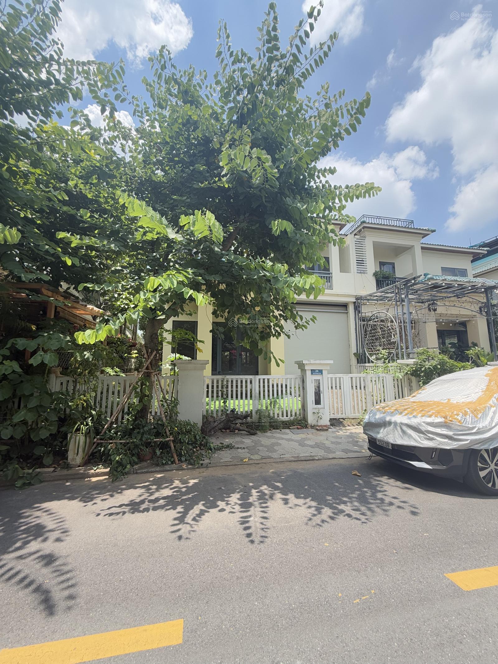 Biệt Thự Đơn Lập Senturia Vườn Lài An Phú Đông 200m² giá 19.7 tỷ - Vị trí đắc địa, thương lượng ngay!