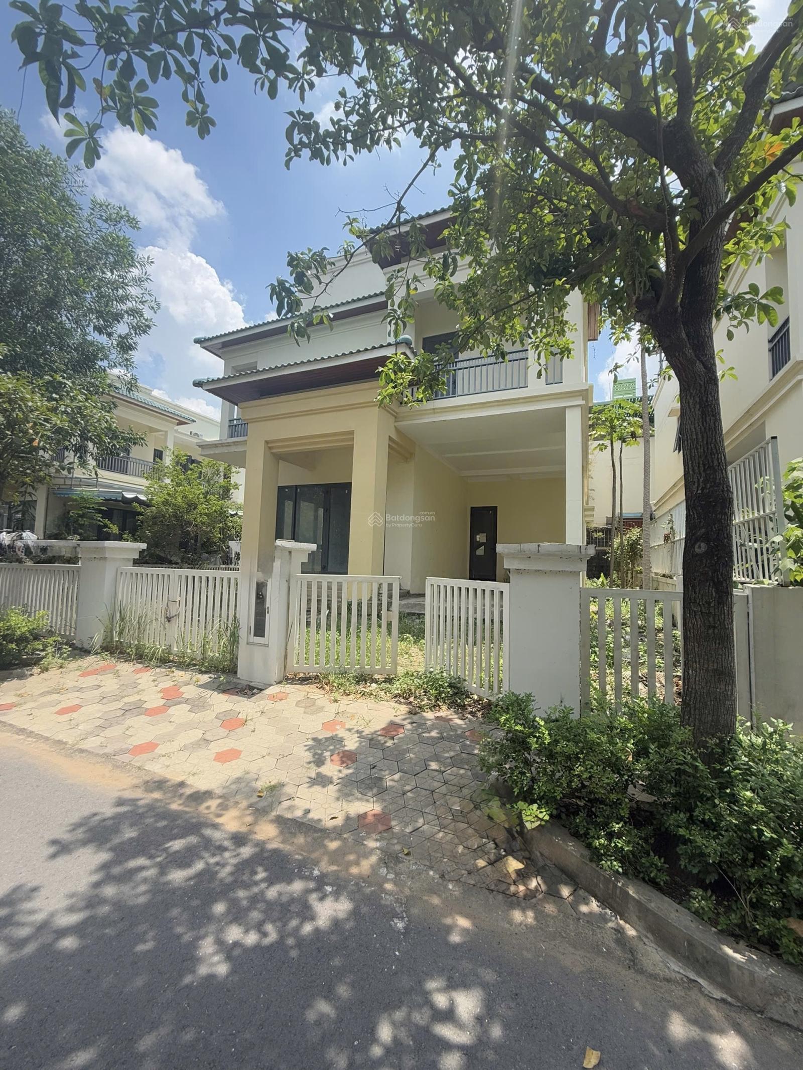 Biệt thự đơn lập Senturia Vườn Lài 300m² giá 25.9 tỷ - Cơ hội sở hữu độc nhất!