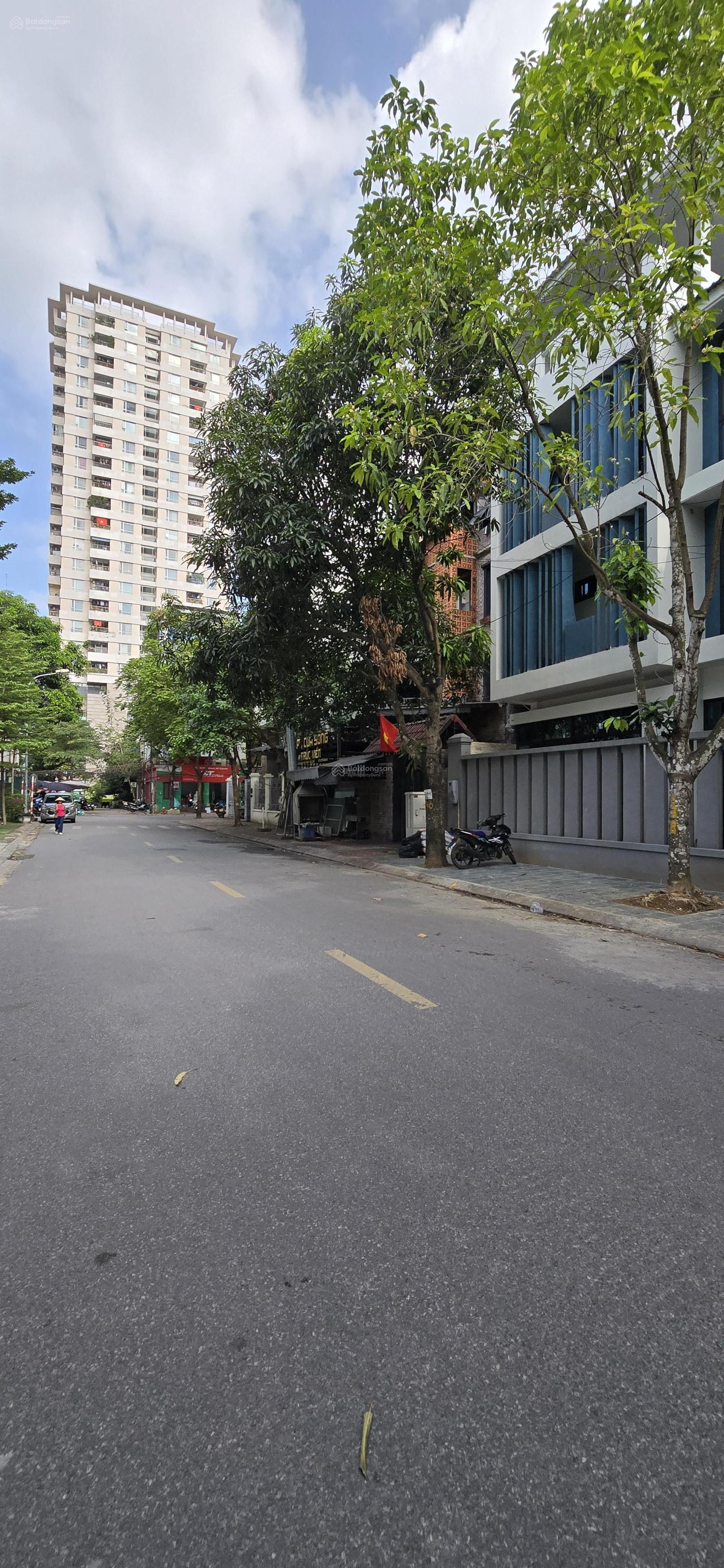 Biệt thự KĐT Dịch Vọng, Cầu Giấy 189m² giá 79.9 tỷ - Vị trí đắc địa, an sinh tuyệt đỉnh!