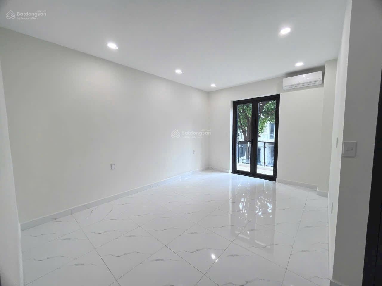 Nhà phố Sim City 80m² giá 8 tỷ - Sổ đỏ cầm tay, thương lượng ngay!