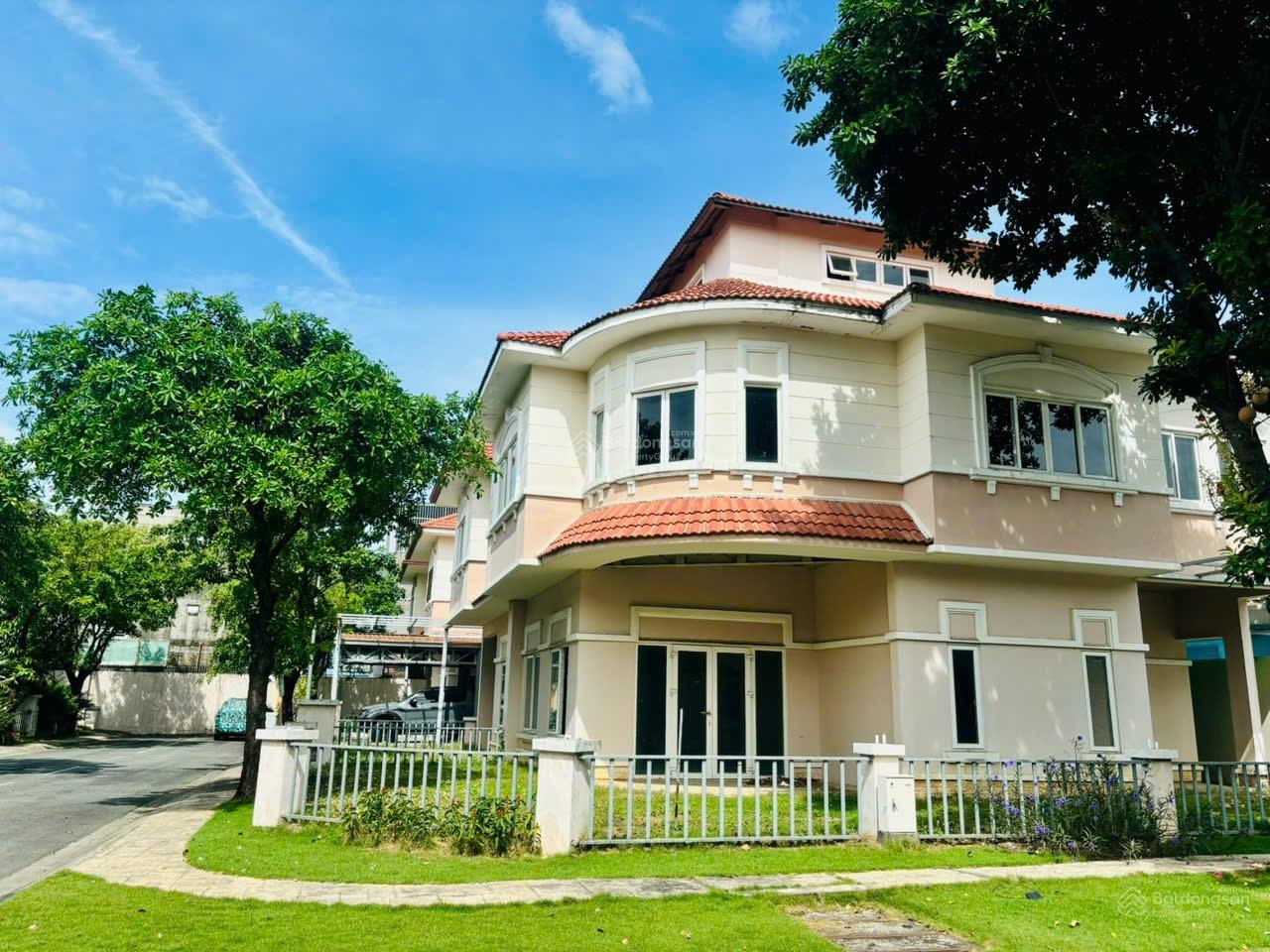 Biệt thự cặp góc The Oasis 407m² - Giá thỏa thuận, view công viên tuyệt đẹp!