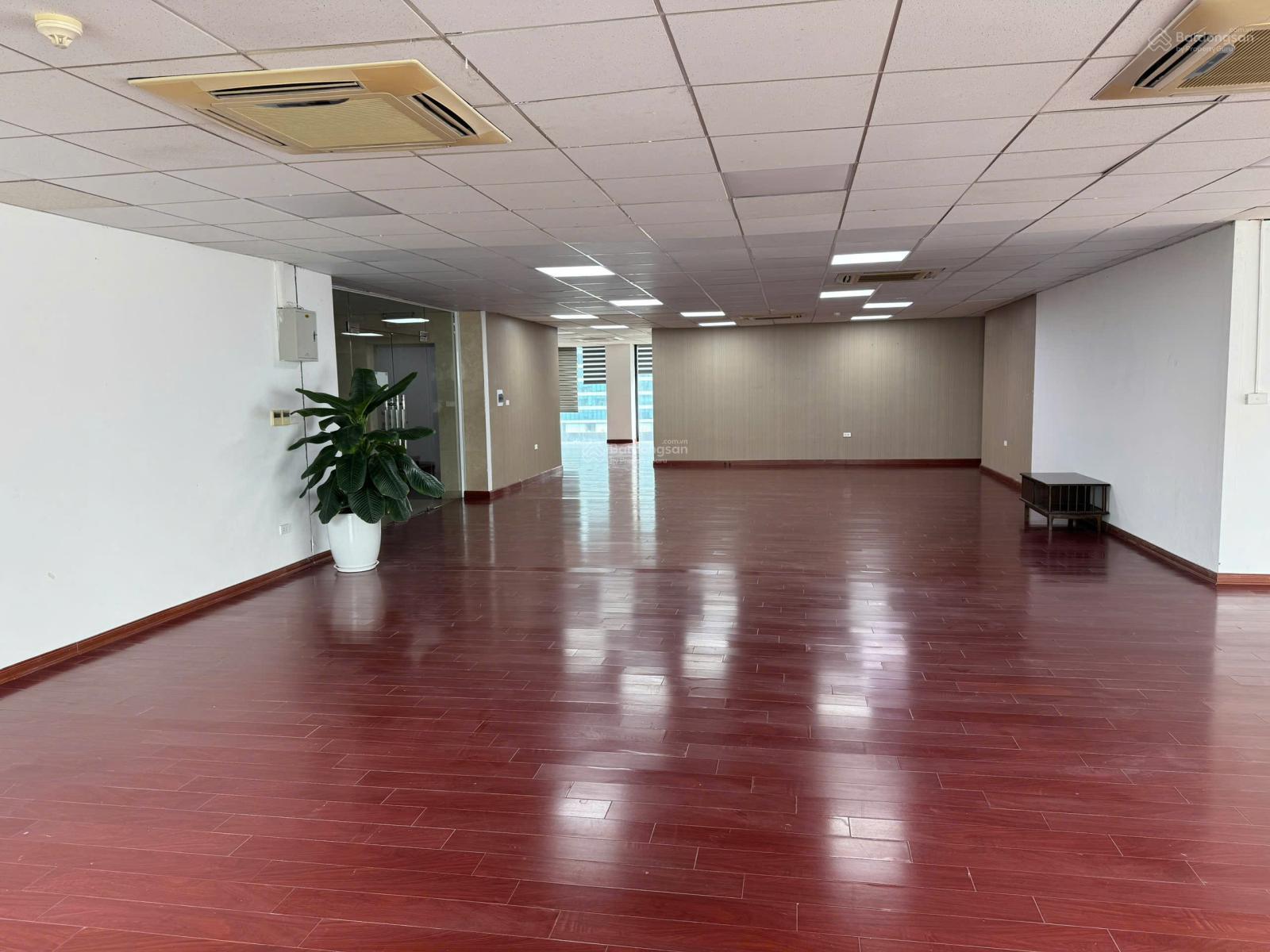 Cho thuê sàn văn phòng 201m² tại Star City Lê Văn Lương - Diện tích rộng rãi, giá tốt!