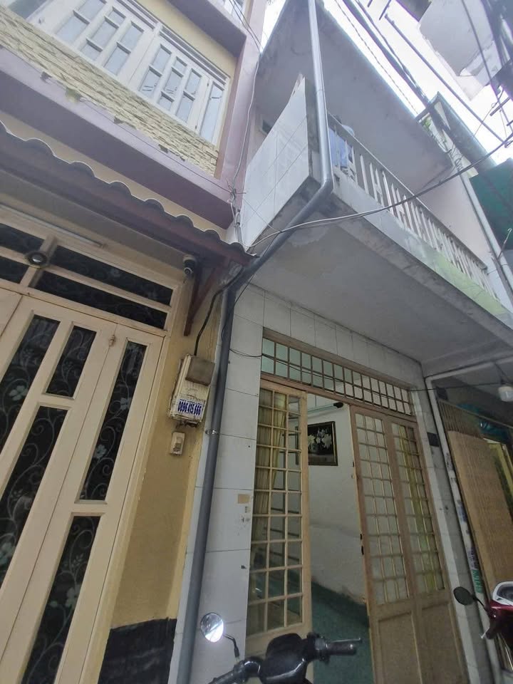 Nhà Trần Khánh Dư, Tân Định, Quận 1, 18m² giá 3.9 tỷ - Hẻm xe hơi, thương lượng!