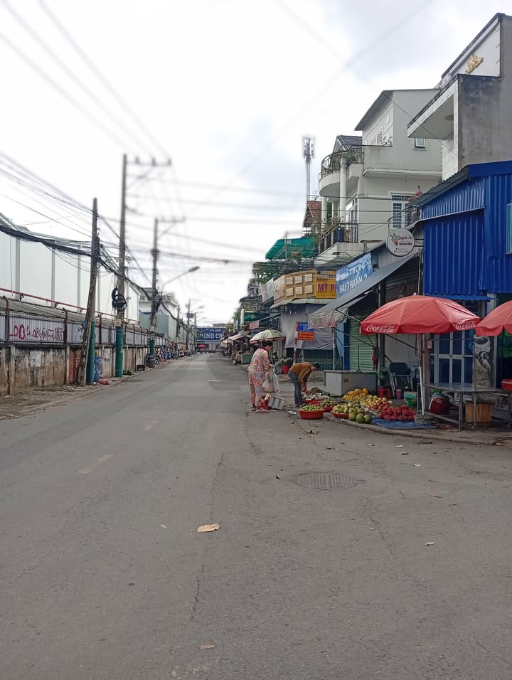 Nhà mặt tiền Dĩ An 116m² giá 5.3 tỷ - Cơ hội đầu tư tuyệt vời!