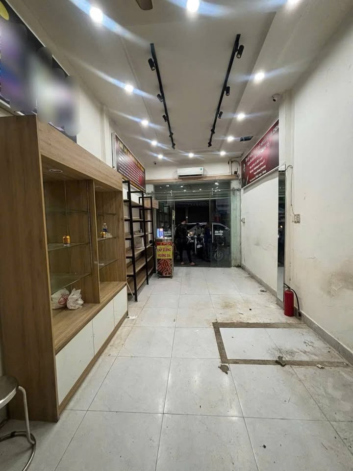 Nhà nguyên căn 4 tầng mặt tiền đường Lê Độ, Đà Nẵng - 14 triệu/tháng, kinh doanh và ở ngay!