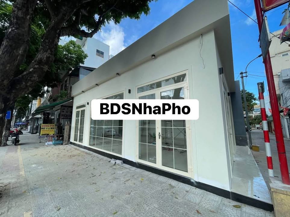 Nhà mặt tiền Ngô Quyền, Sơn Trà 90m² giá 20 triệu - Phù hợp mở văn phòng!