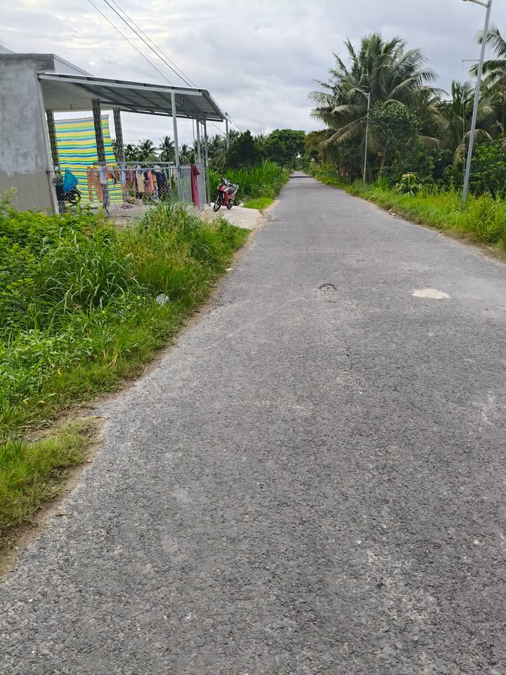 Bán gấp FrontHouse mặt tiền đường Phú Đức, Long Hồ 69m² giá chỉ 300 triệu - Đầu tư sinh lời!