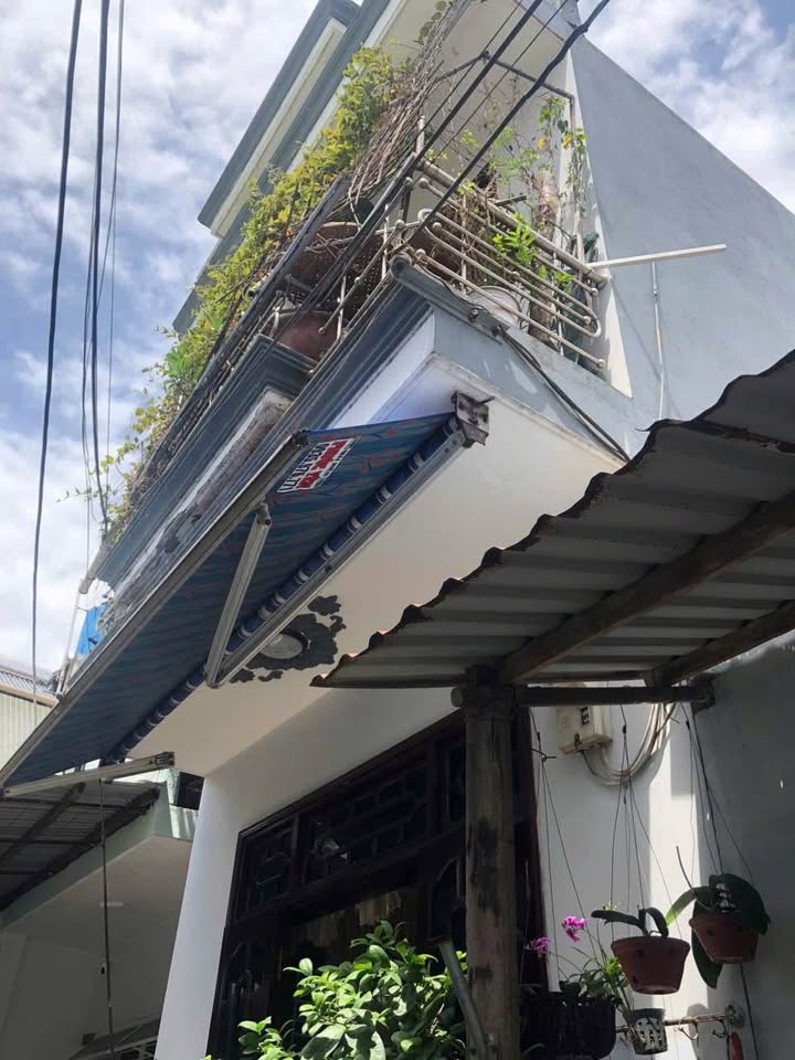 Nhà phố Đà Nẵng 44m² giá 3.2 tỷ - Gần chợ và biển