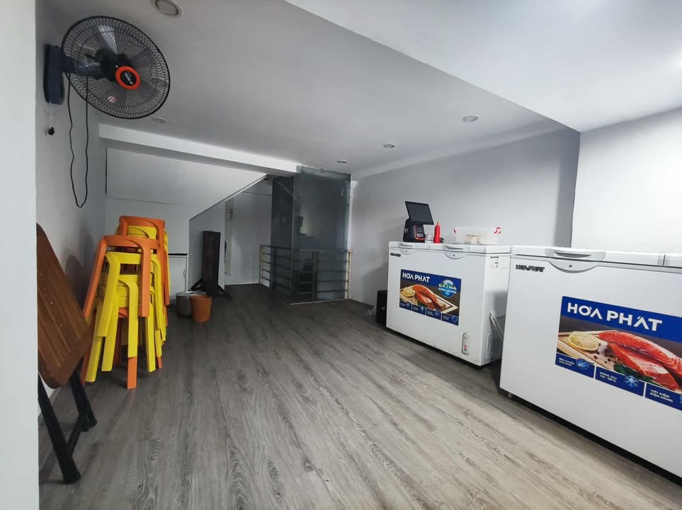 Cho thuê mặt bằng 2 tầng phố Phạm Huy Thông, quận Ba Đình - Giá 12 triệu/tháng - Mặt tiền 4m rộng rãi