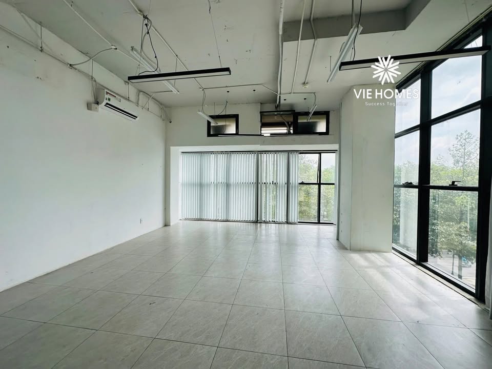 Văn phòng cho thuê Tố Hữu - Lê Văn Lương 50m² giá từ 9 triệu - Thiết kế hiện đại, sang trọng!