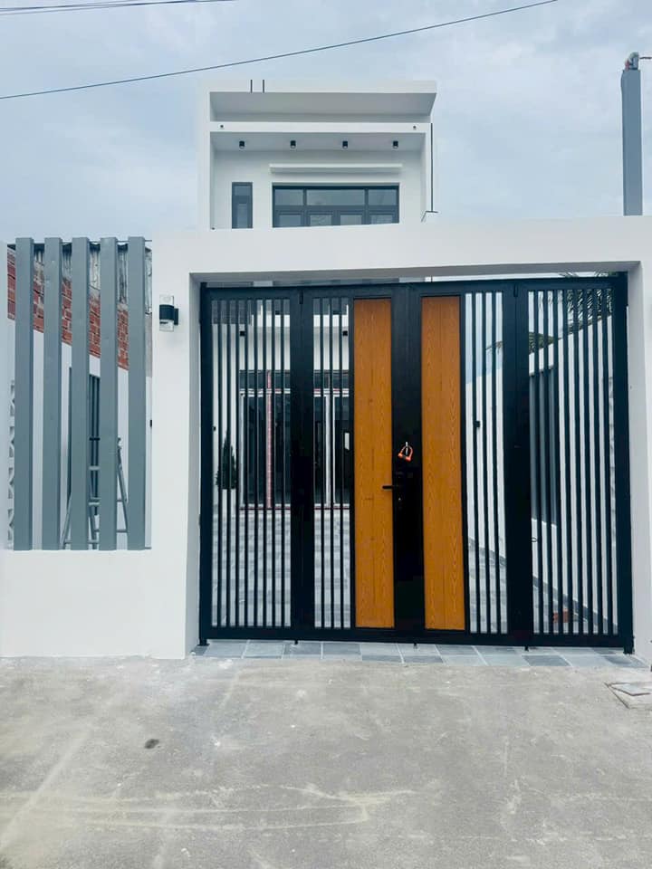 Nhà 2 tầng Cần Giuộc 116m² giá 2.75 tỷ - Chìa khóa trao tay ngay!