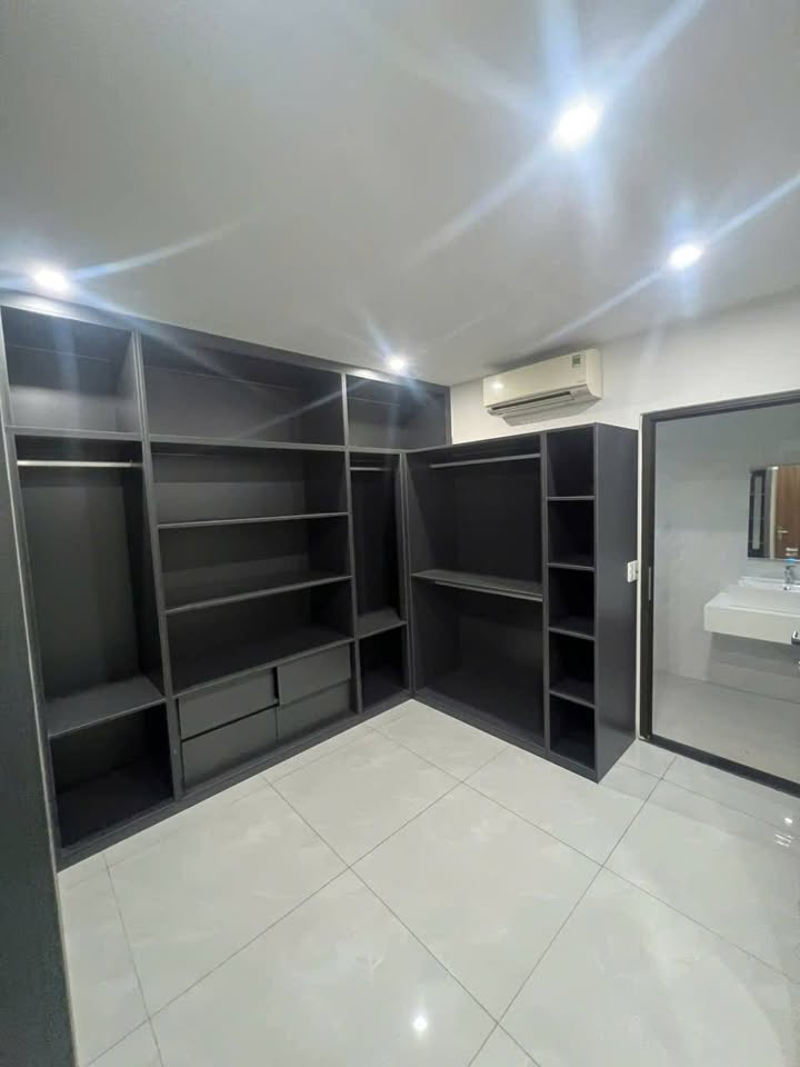 Cho thuê homestay Đà Nẵng 352m² giá 75 triệu - Gần biển Mỹ Khê!