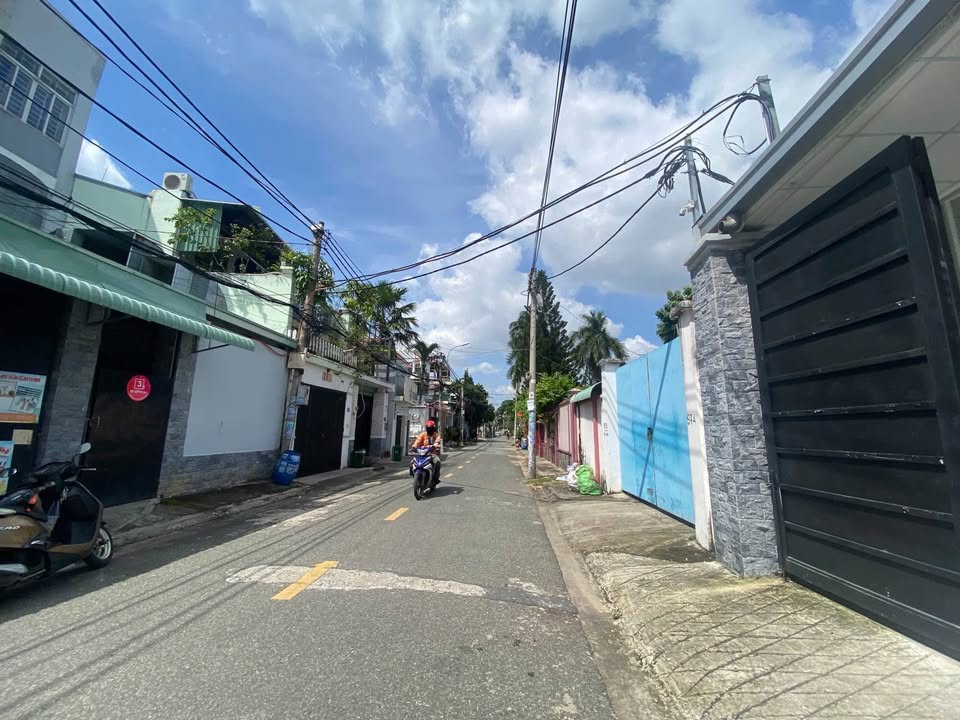 Đất tặng nhà cấp 4 hai mặt tiền đường số 4, Thủ Đức 350.6m² - Giá tốt cho nhà đầu tư!