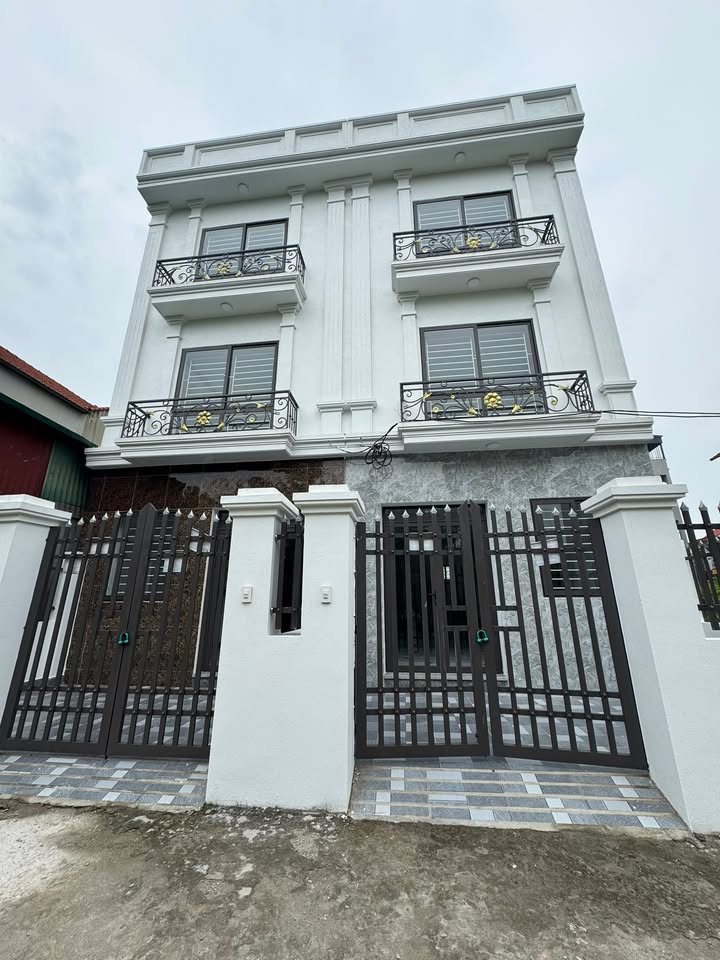 Nhà 3 tầng Phụng Châu 52m² giá 4 tỷ - Ô tô vào tận nơi!