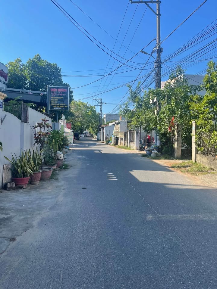 Nhà lô góc Bình Kỳ - 175m² giá 5.99 tỷ - Vị trí đắc địa, phong thủy tốt!