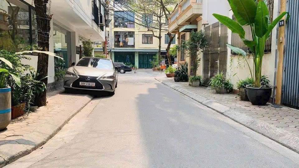 Nhà Láng Hạ 65m² - Không gian sống thượng lưu, ô tô tránh