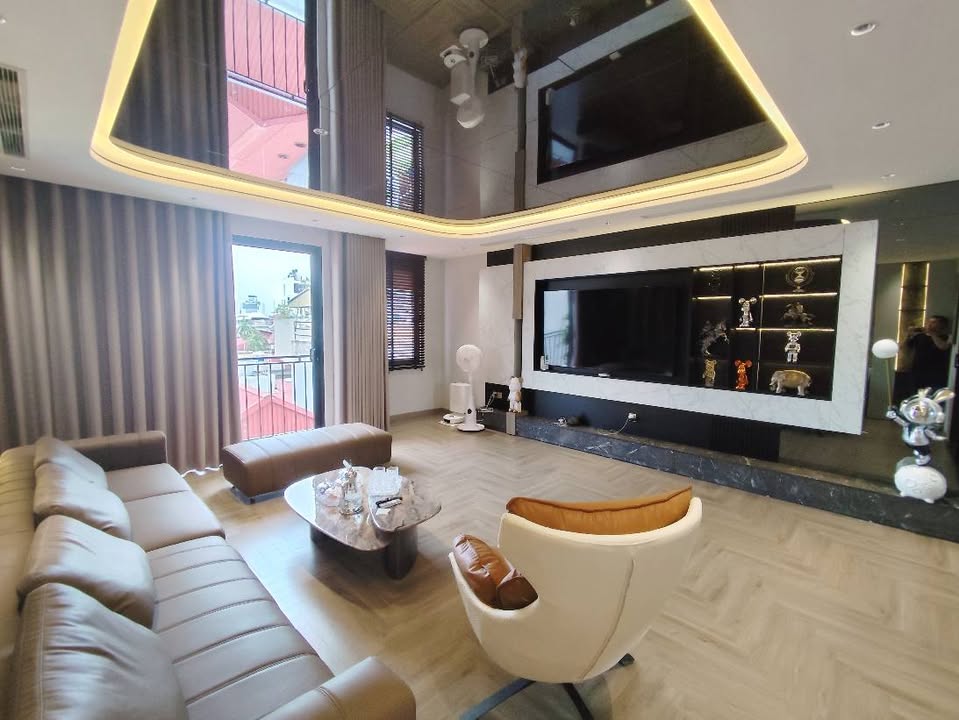 Nhà Ngọc Thụy 8 tầng 56m² giá tốt - Full nội thất VIP gần công viên
