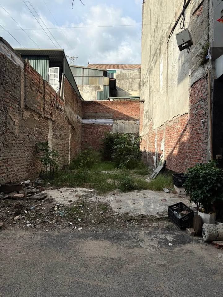 Đất Ngô Gia Tự Long Biên 68m² giá thỏa thuận - Sổ đỏ vuông vắn, ô tô vào tận nơi!