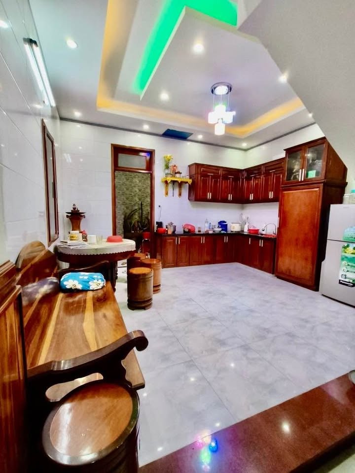 Nhà 2.5 tầng tại Thanh Khê Đà Nẵng 100m² giá 4 tỷ - Kiên cố, gần công viên