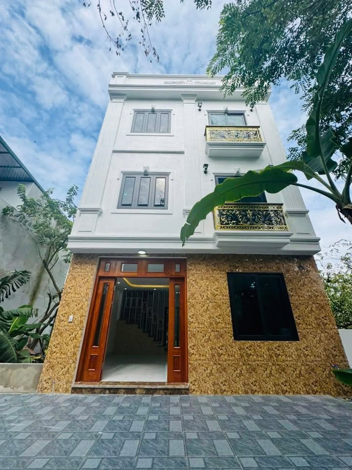 Nhà riêng 45m² tại Chương Mỹ giá 2 tỷ - View hồ tuyệt đẹp, sẵn sàng ở ngay!
