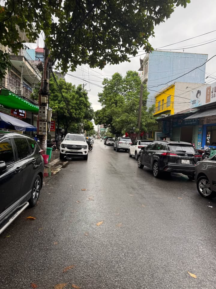 Nhà 3 tầng phố Đông Trì, Móng Cái 80m² giá 6 tỷ - Kinh doanh sầm uất!