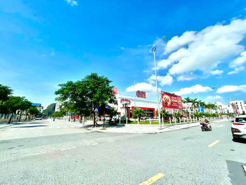 Nhà phố thương mại Hồng Hải, Hạ Long 125m² giá 18.839 tỷ - Kinh doanh thoải mái!