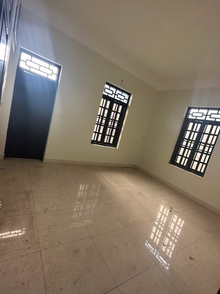 Đất tặng nhà 3 tầng tại KĐT Cao Xanh Hạ Long 200m² giá 8.6 tỷ - Cơ hội đầu tư tốt!