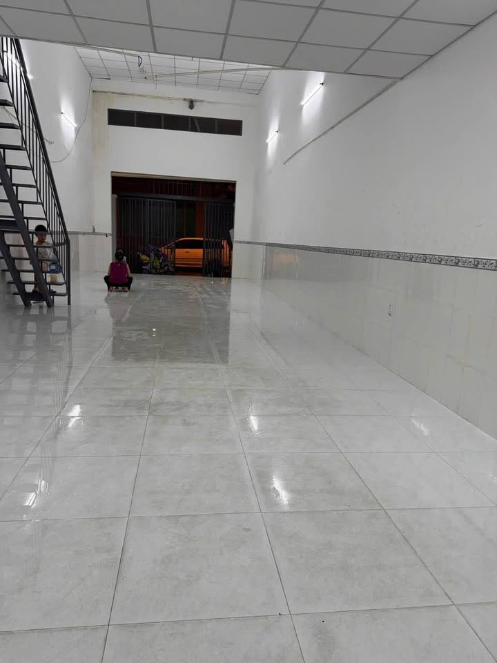 Nhà cho thuê mặt tiền đường Lương Định Của, Quận 2 - Diện tích 100m² chỉ 25 triệu/tháng!