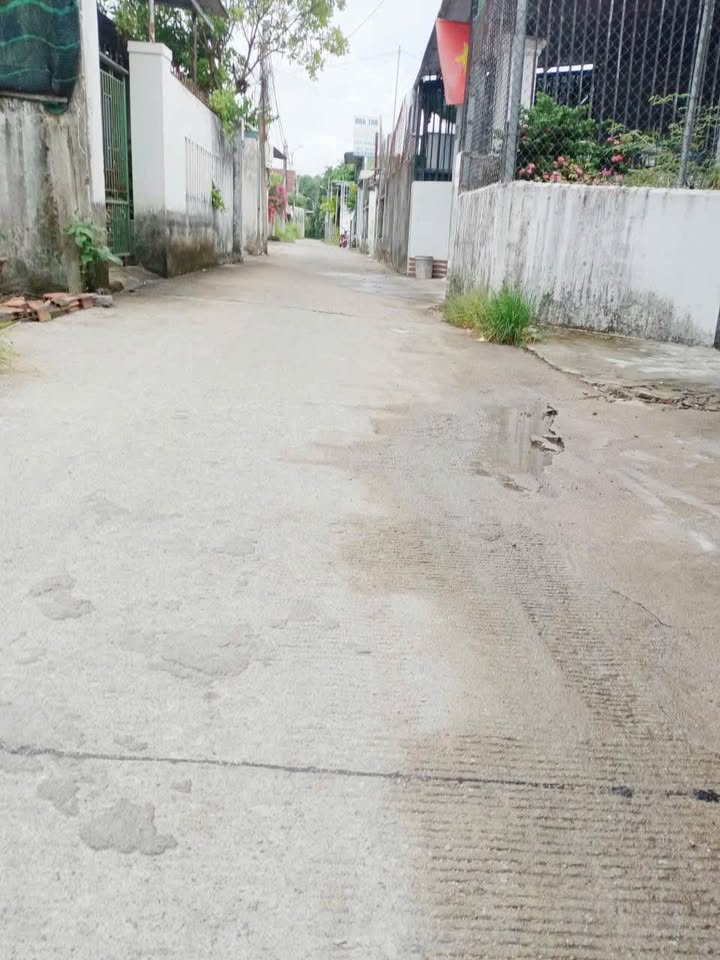 Đất nền hẻm 142 Lê Quý Đôn, Quảng Ngãi 120m² giá 1.3 tỷ - Hướng Nam, ô tô vào tận nơi!