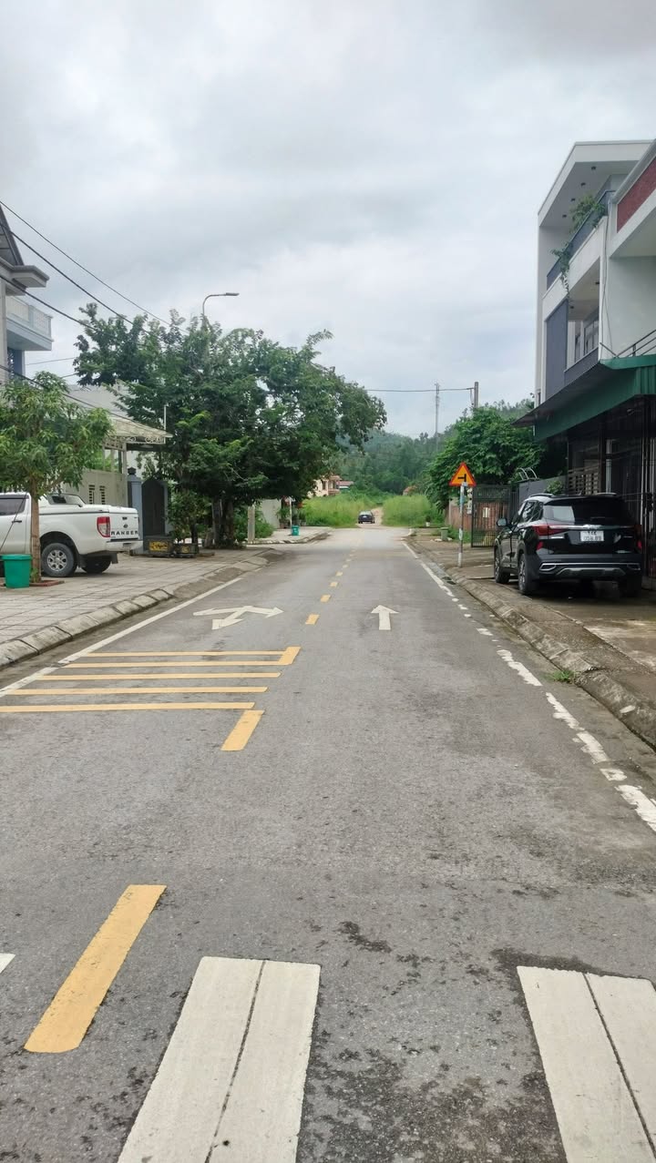 Lô đất 2 mặt đường Quang Trung, Uông Bí 74m² - Cơ hội đầu tư tuyệt vời!