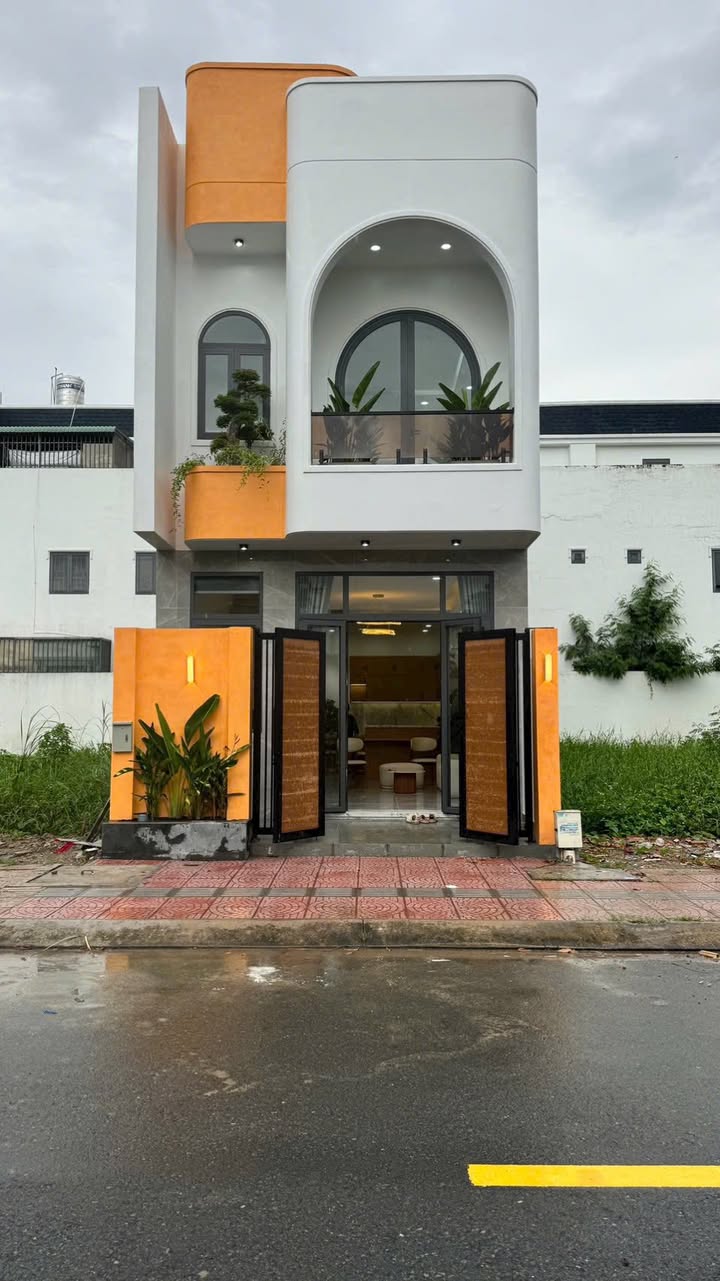 Nhà 1 Trệt 1 Lầu Khu Dân Cư The Sol City, Huyện Cần Giuộc, 80m² giá 3.99 tỷ - Sổ Hồng riêng, pháp lý rõ ràng!