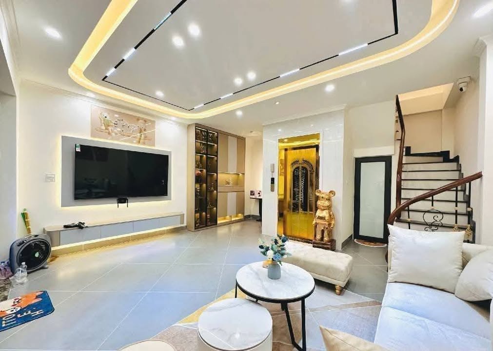 Nhà phố 7 tầng Phương Mai 45m² giá 15 tỷ - Đầu tư sinh lời trong tầm tay!