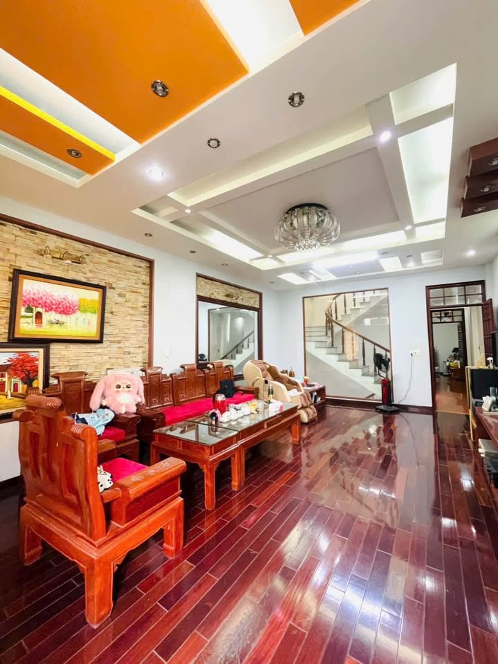 Nhà mặt đường Lê Đại Hành, Kỳ Bá, 85m² giá 11 tỷ - Kinh doanh đa dạng