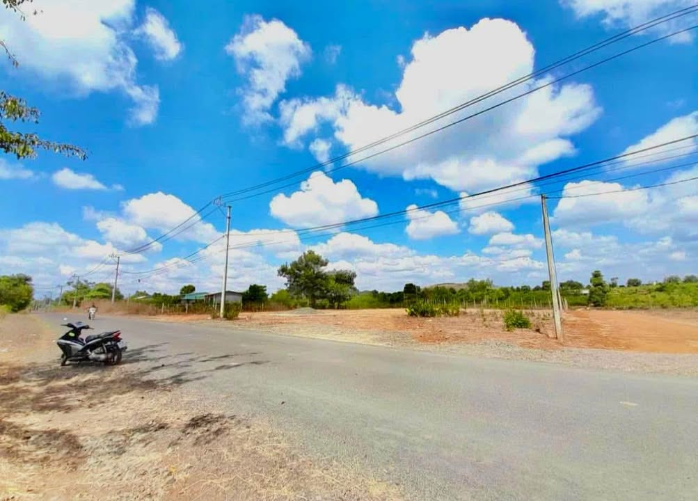 Lô đất 2 mặt tiền Lý Chính Thắng, Pleiku 300m² giá 1 tỷ - Cơ hội đầu tư hấp dẫn!