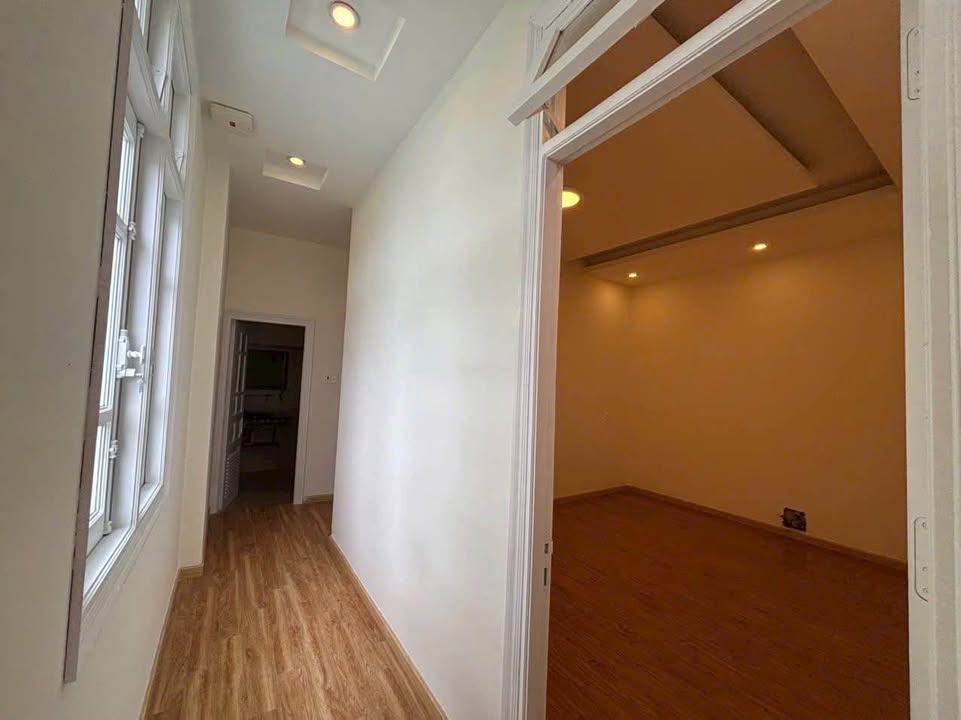 Nhà mặt tiền Nguyễn Công Trứ, Phường 8, Đà Lạt 75m² giá 14.5 tỷ - Đầu tư sinh lời ngay!